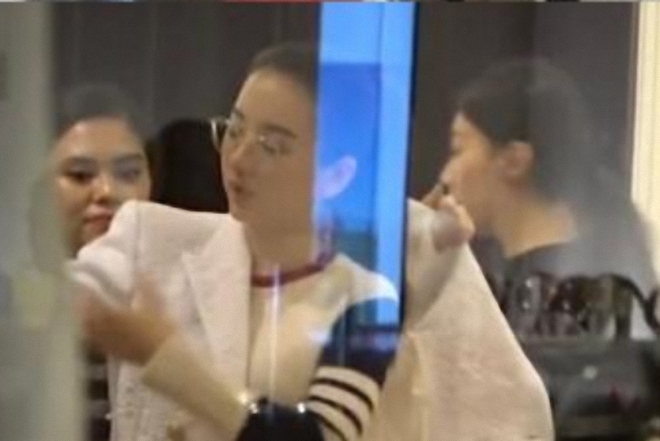 郭富城携娇妻和女儿公开露面,郭富城妻女