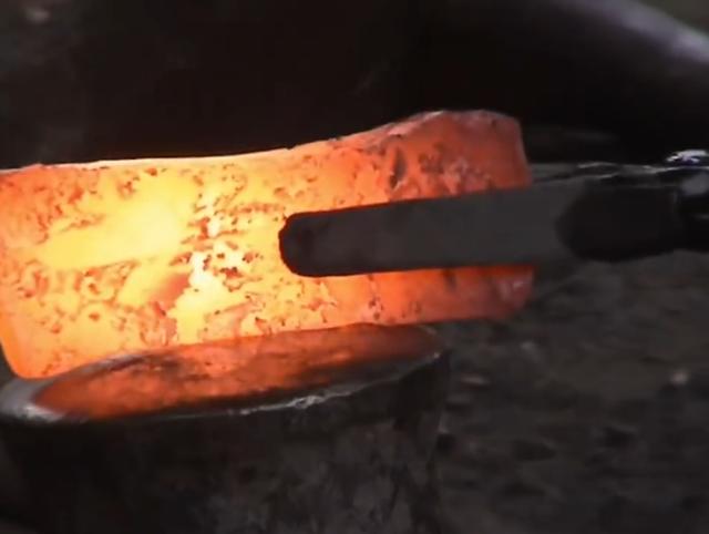 黑人跨入铁器时代的关键！揭秘两千年前的黑人冶铁术，包教不包会