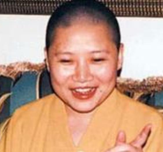 李娜经历了哪些事,李娜的整个人生过程