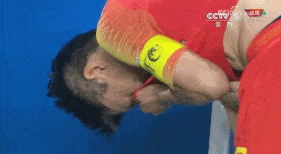 郑智落泪全集视频,郑智落泪国足视频