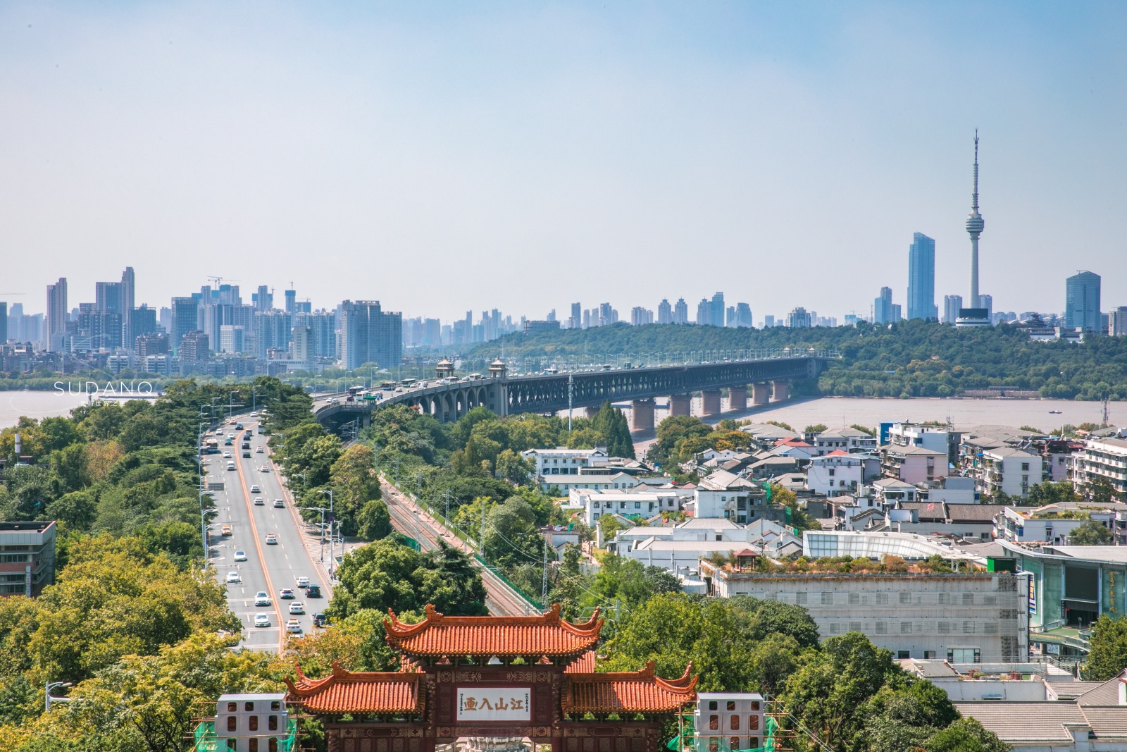 武汉三镇的历史由来,武汉历史名城介绍