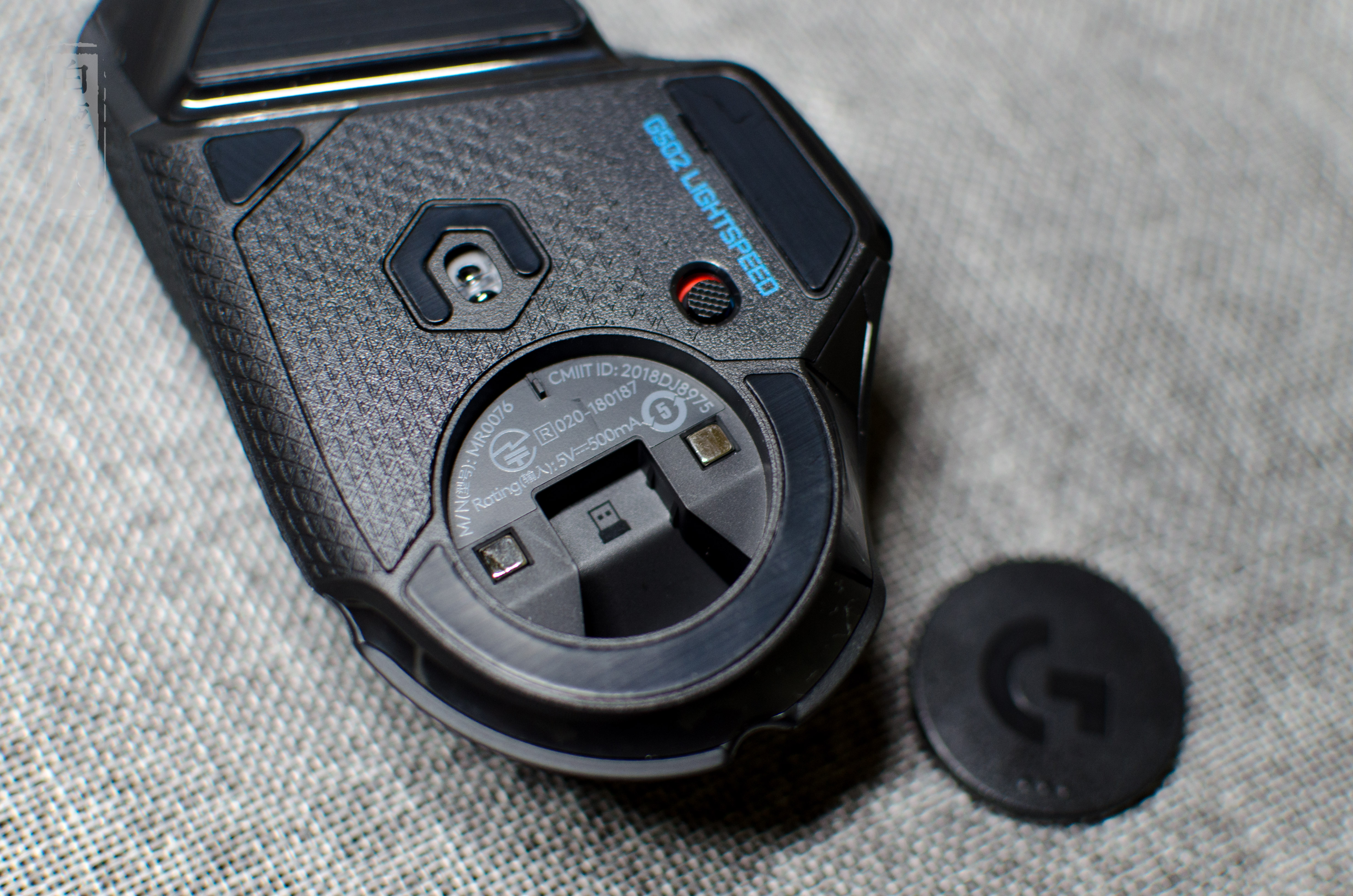 罗技g502lightspeedg502创世者双模式,罗技g502无线版怎样