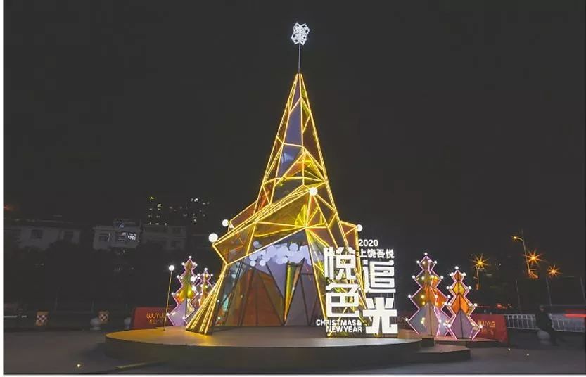 美已经不够了,今年的圣诞美陈必须“玩”起来