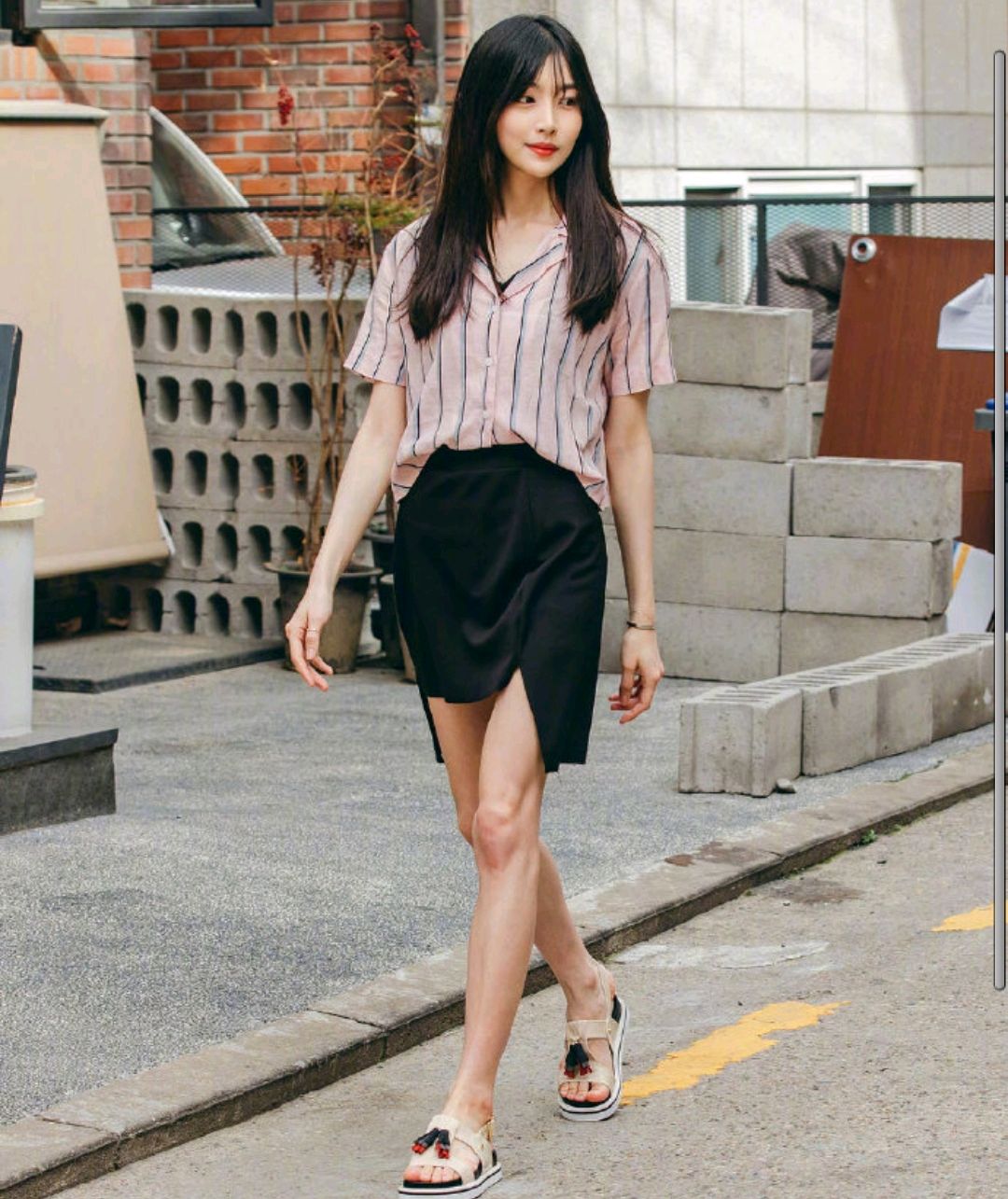 韩国街拍女人漂亮的穿搭 (韩国街拍适合矮个子微胖的穿搭)