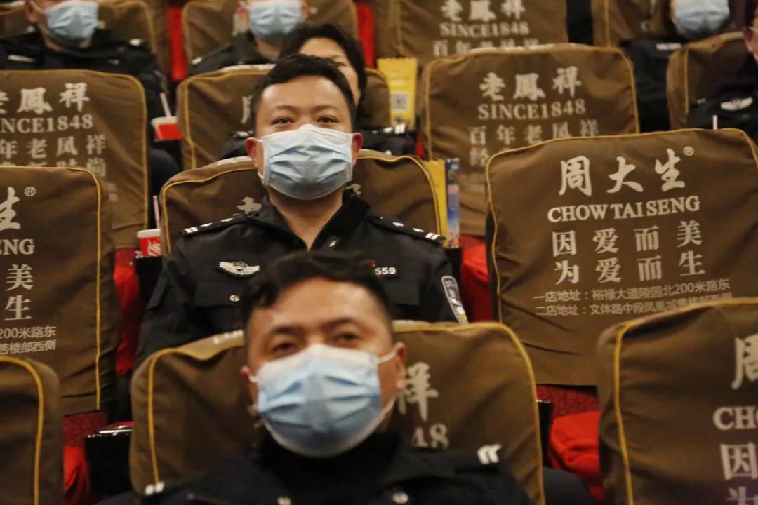 主题党日活动观看脱贫攻坚电影 (观看脱贫攻坚影片马兰花开的意义)