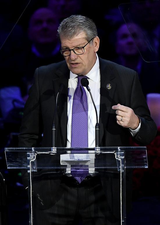 湖人悼念科比最后一场,直击湖人悼念科比