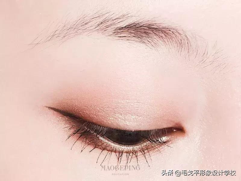 超小眼单眼皮画大眼妆教程,小眼睛眼妆怎么画显大又干净教程