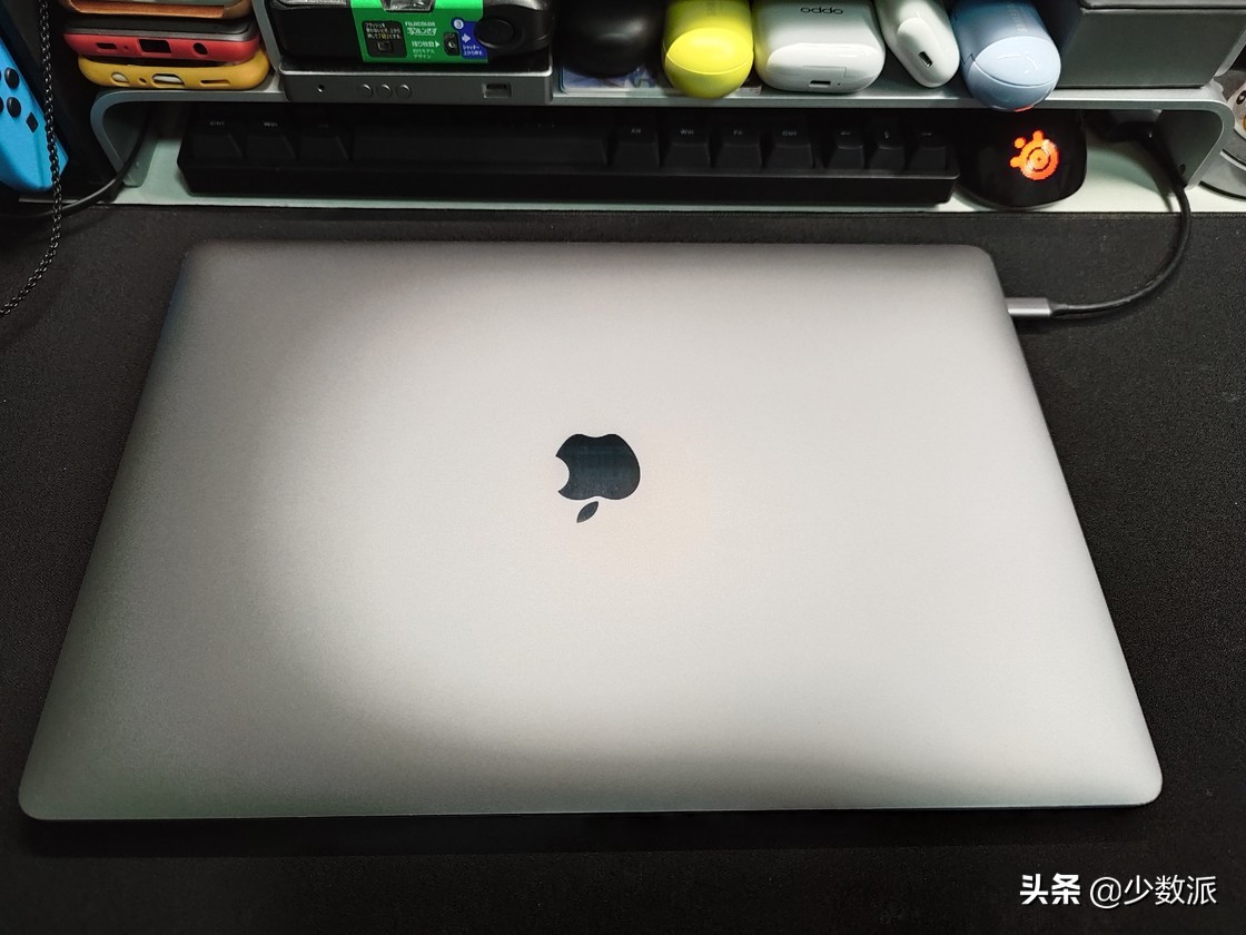 这也许是设备最多的桌面？我的「实用主义器材派」桌面分享