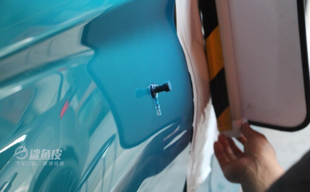 新车碰了一个小坑怎么办,新车碰凹陷直接去4s店修吗