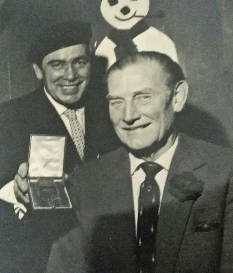 二战英国首相丘吉尔有多疯狂,丘吉尔带领英国在二战中获胜