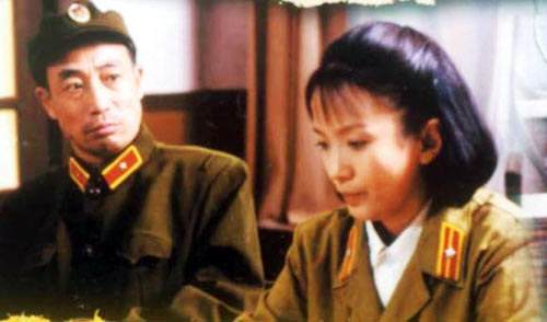 演员吕丽萍年轻时候照片,演员吕丽萍个子不高