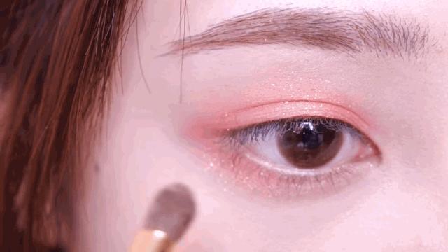 手残党单眼皮适合的眼影教程,原来手残党画眼影也没那么难