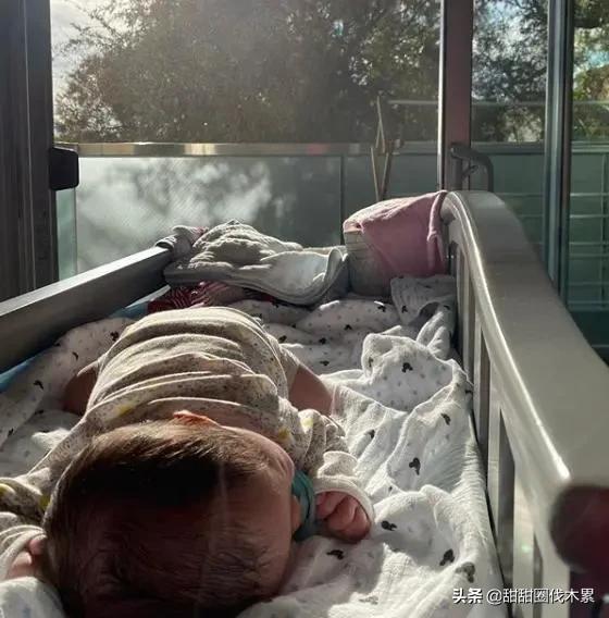 47岁古巨基晒婴儿照升级当爸爸,44岁古巨基结婚了吗