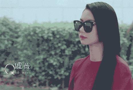 戚薇背带裙穿搭,戚薇穿着