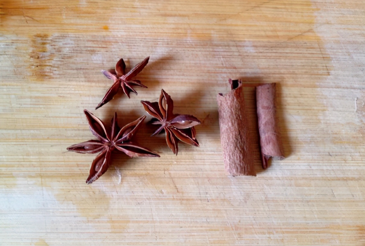 煲狗肉的做法教程,煲狗肉放什么菜最好吃