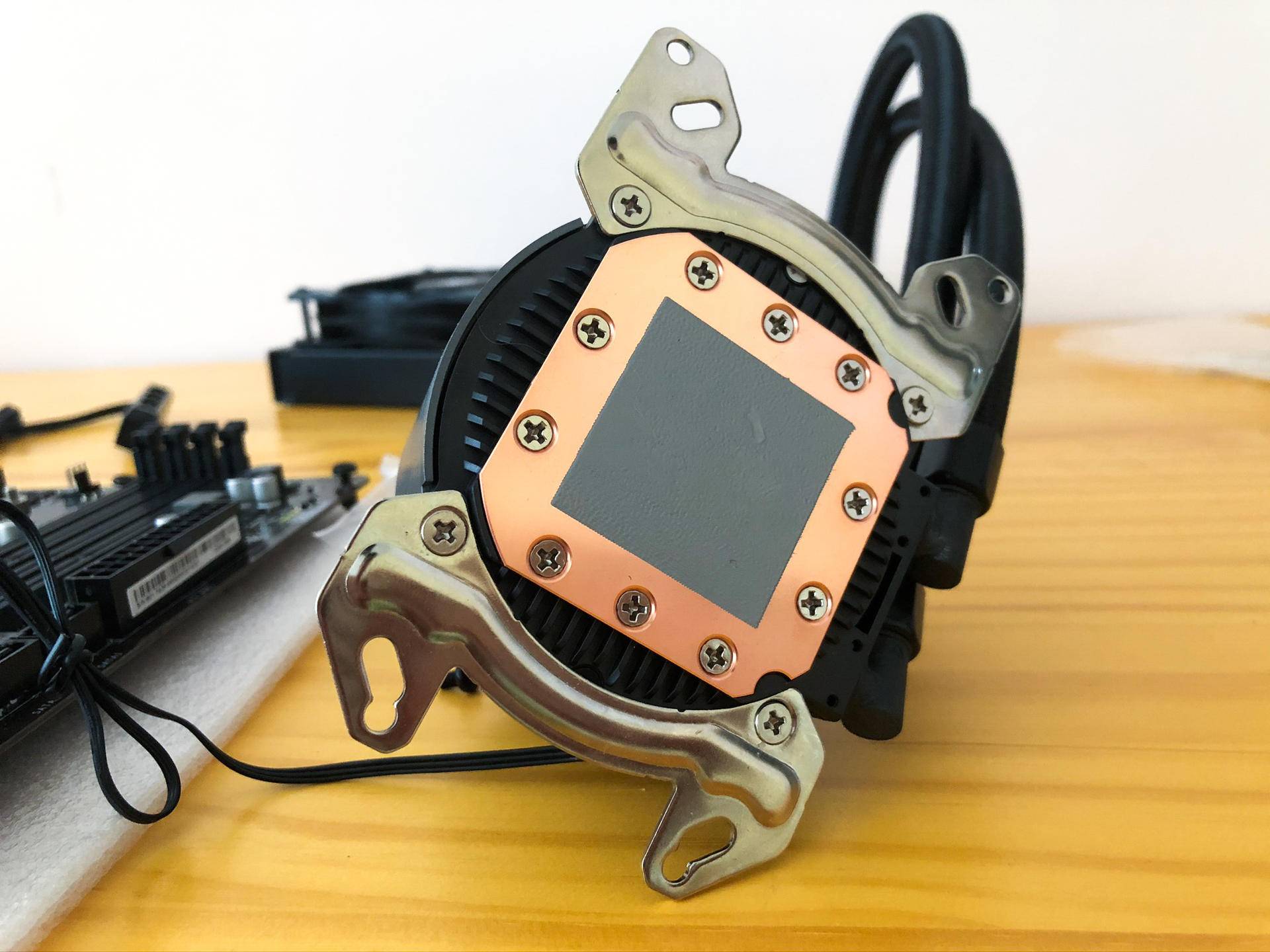 水冷散热器比风冷散热器贵多少,九州风神堡垒240v2cpu水冷散热器