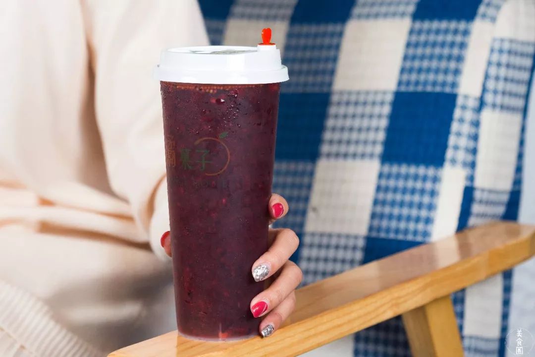 8年卖出408w杯果茶，限时买一送一！