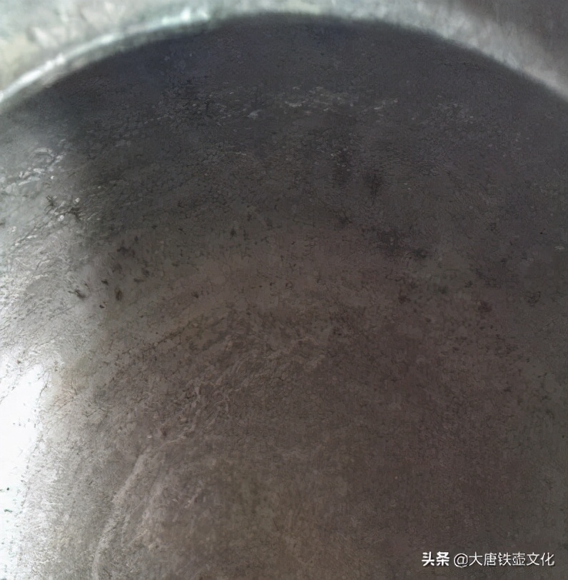日本铁壶怎么快速养水垢,铁壶白色水垢是什么原因