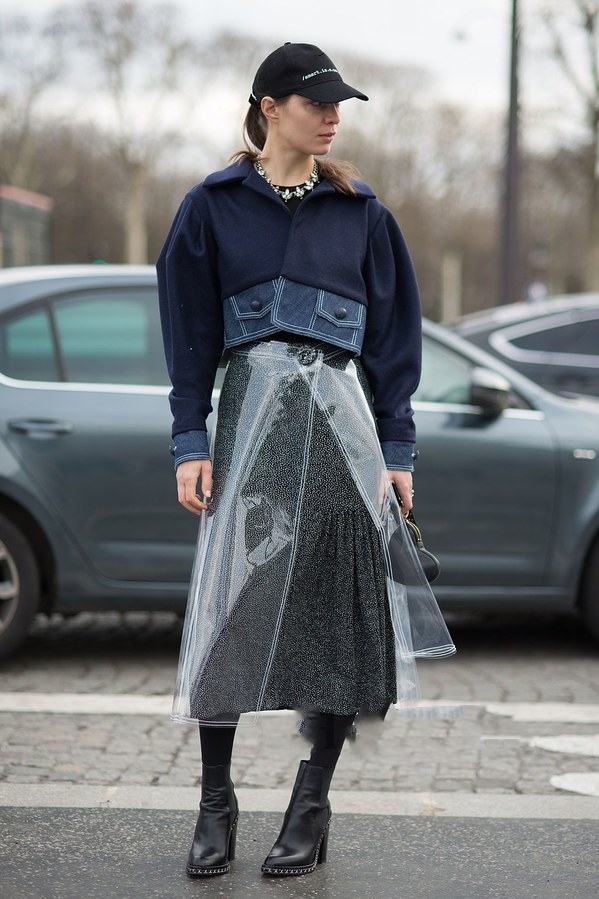 做塑料衣服的小女生,用塑料做女生手工