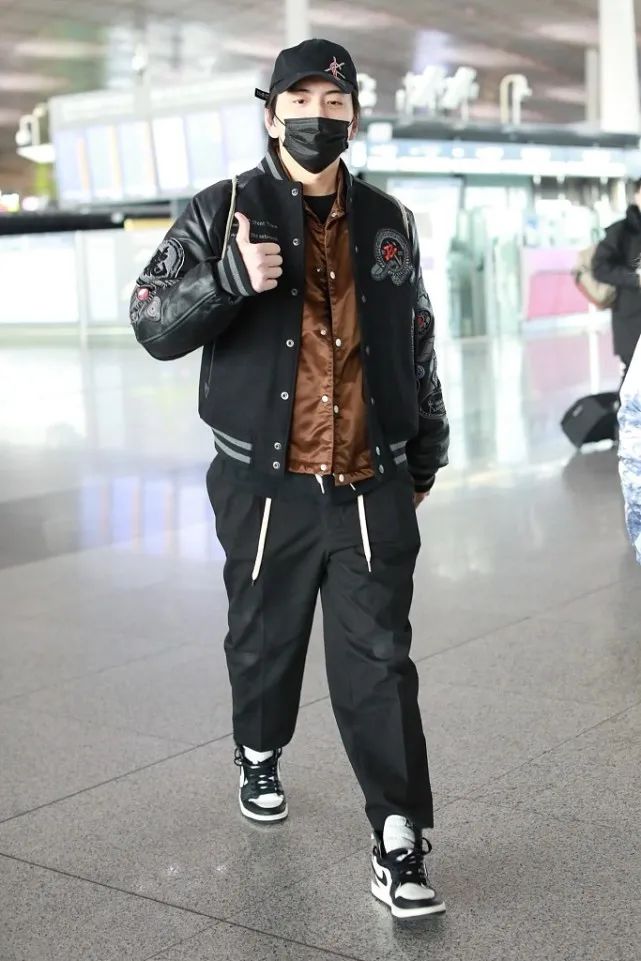 鐜嬪ぇ闄哸j1澶瑰厠,妫掔悆鏈嶆惌閰峚j1鏈夊濂界湅