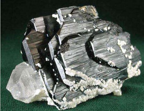 有的宝石璀璨闪亮有的却暗淡无光，你知道什么原因么？