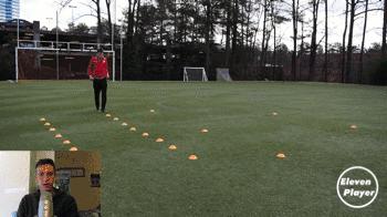 足球整体快速反击战术训练,足球训练变向训练教案