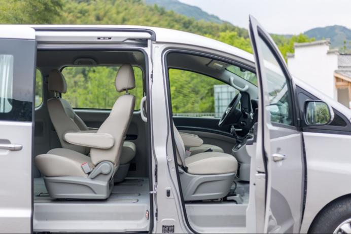 瑞风m42022款2.0lcng手动商务型,瑞风m4柴油版七座最新款