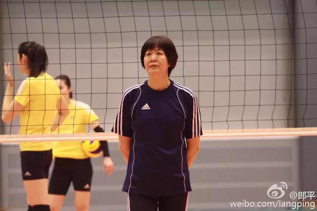 被骂“*国卖**贼”、“抛家弃女”20年，她却被巩俐视为女神……