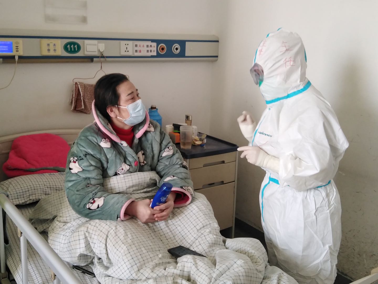 抗疫亮眼记（四）疫期重症病区的江西亲情护理模式