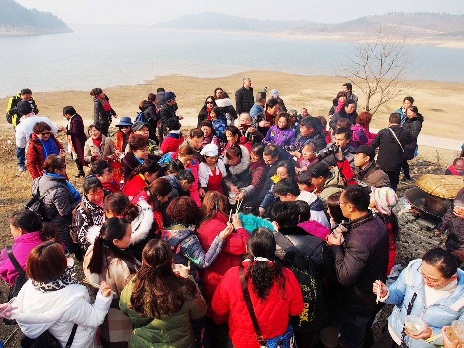 厉害了云雾山,一网捞起18000斤鱼,30块钱吃到撑