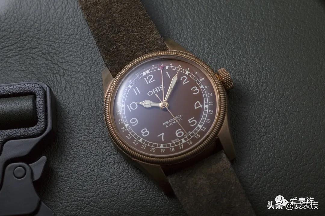 求铜存异—豪利时复古铜表