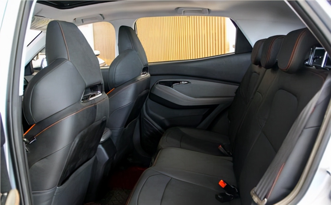 宝骏rs3和长安cs75怎么选择,宝骏rs-3裸车手动精英型裸车价