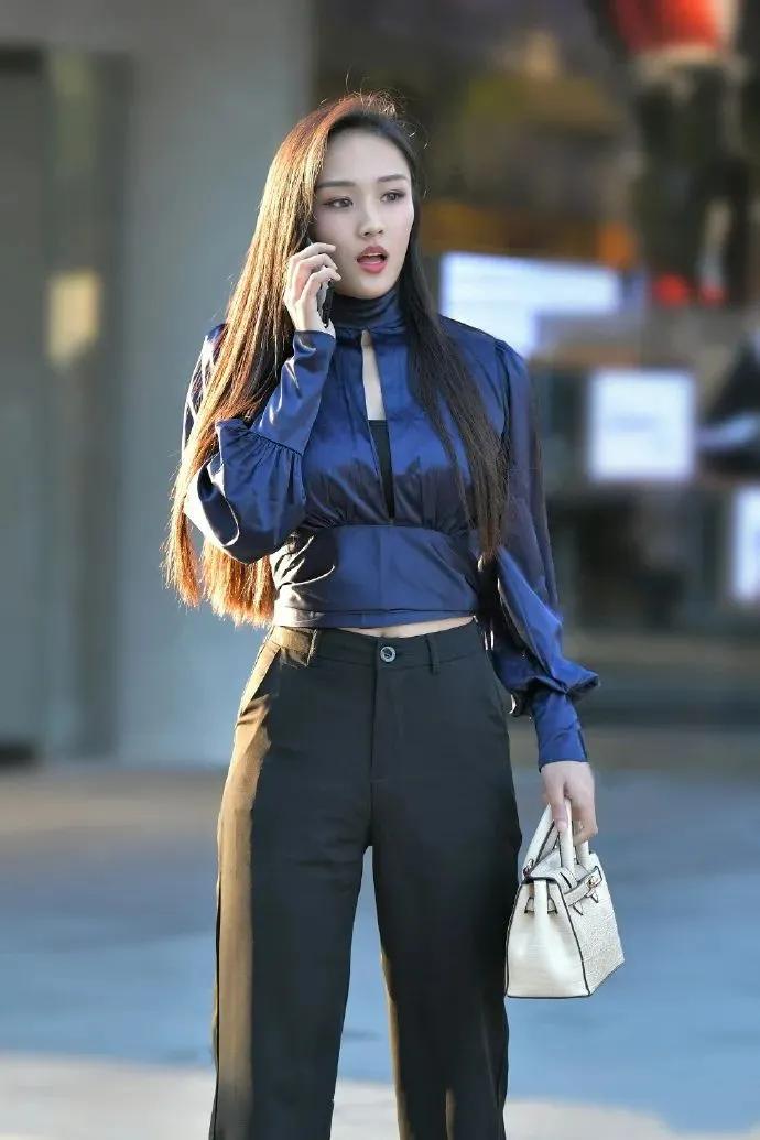 夏天里黑色的少妇