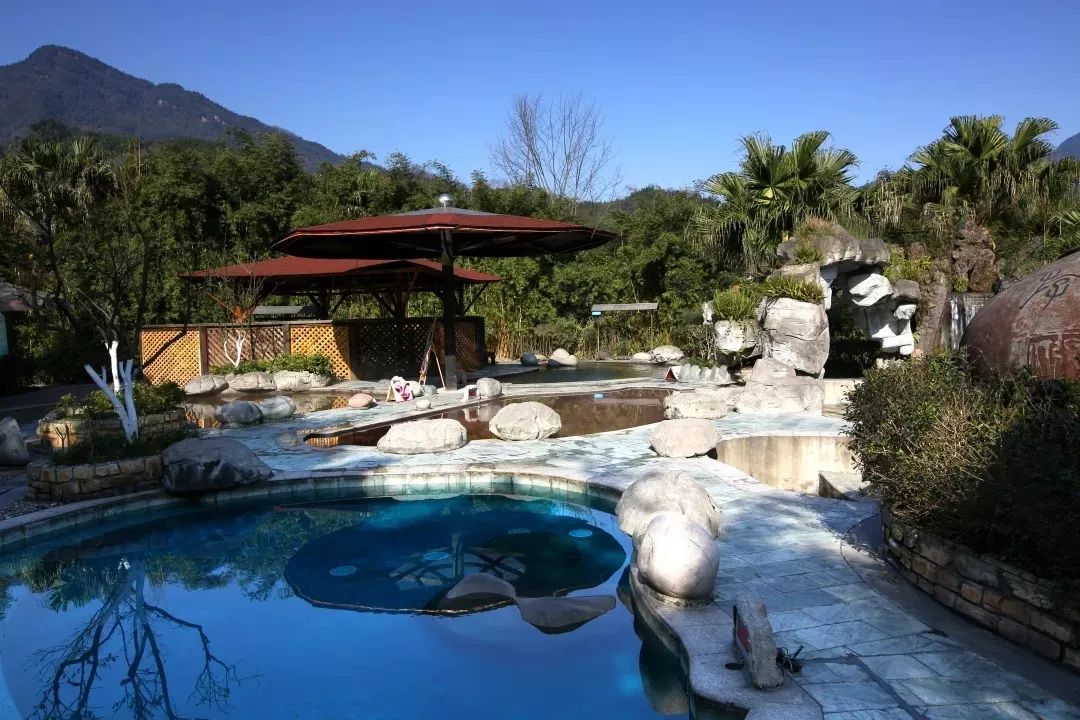 雅安楠水阁温泉游玩,雅安楠水阁酒店和梦温泉哪个好