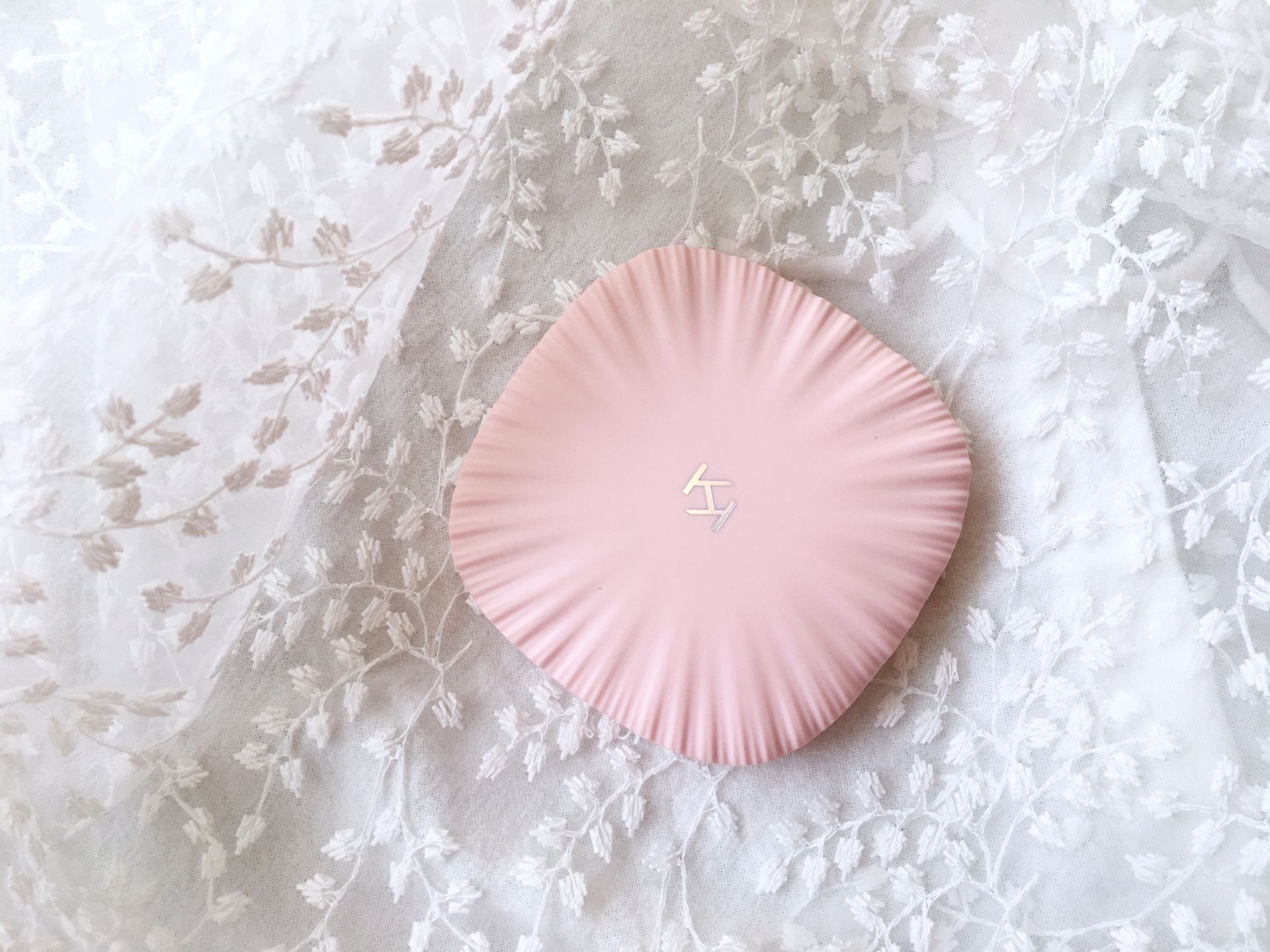 腮红唇膏眼影三合一推荐,欧美风的眼影腮红口红推荐