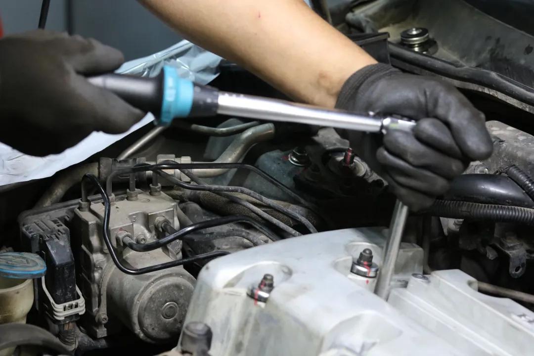 怪兽翻新车,怪兽修车翻新艾力绅