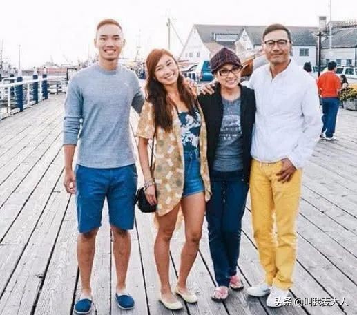 杨康戚美珍怎么相识的,杨康和老婆照片