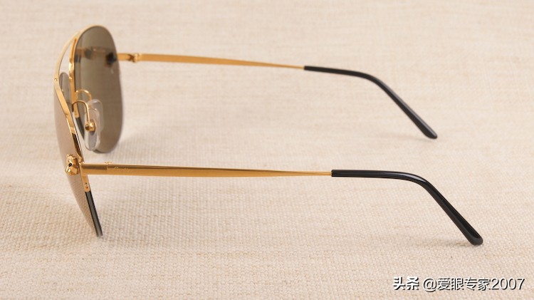 卡地亚眼镜原装镜片有什么效果 (卡地亚眼镜的缺点)