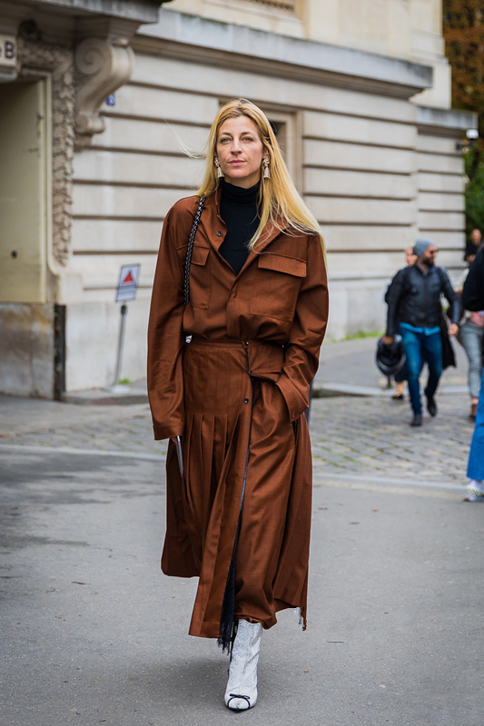 小个子风衣适合搭什么鞋,今年最火的风衣穿法