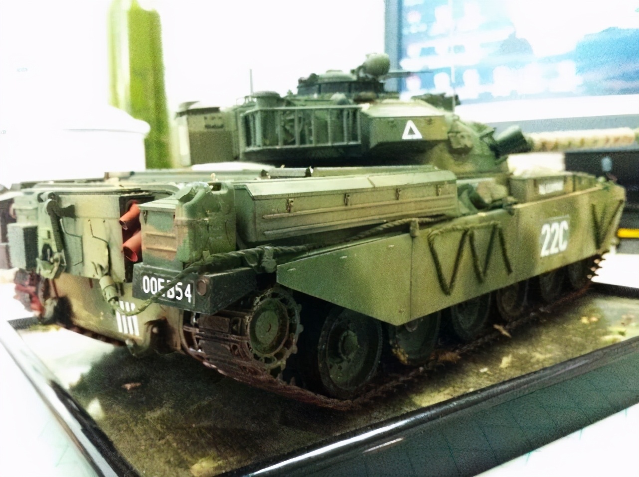 如何做一辆逼真的坦克模型？这些步骤必不可少，连餐巾纸都有奇效