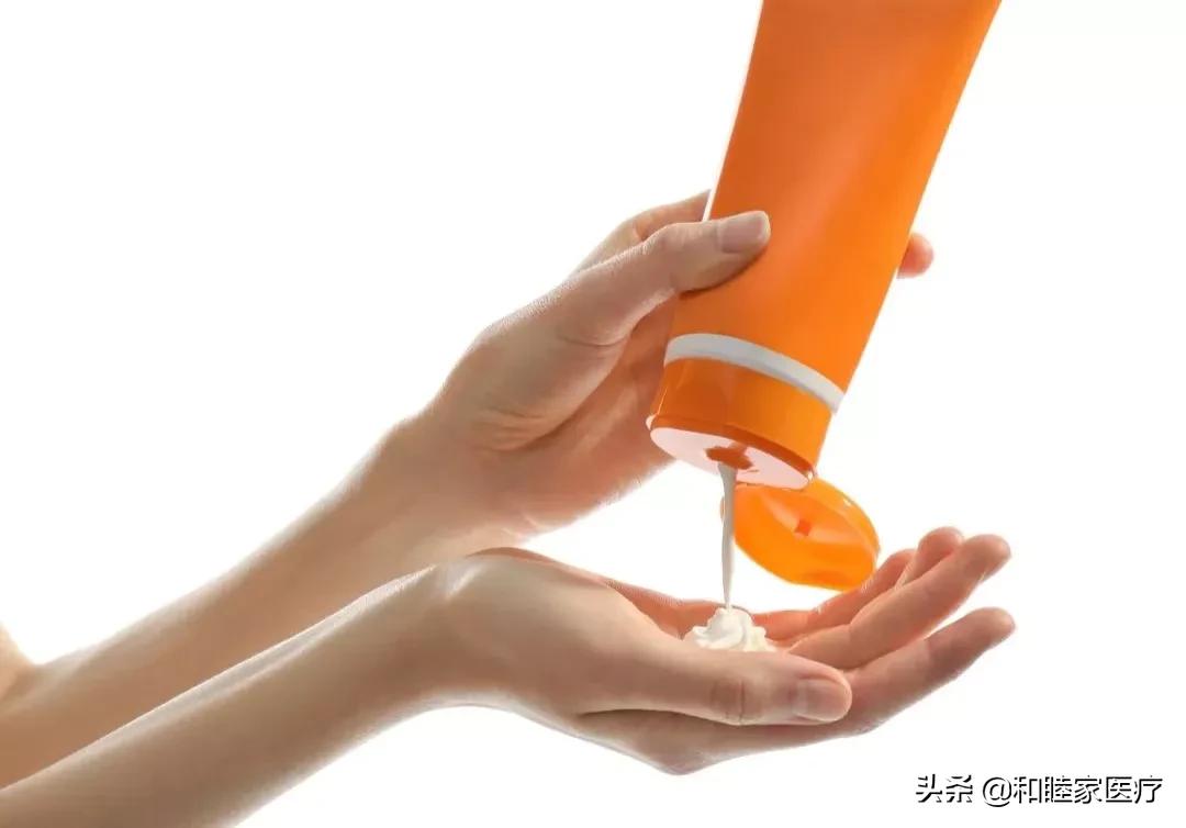 脸上长小颗粒痘痘抹什么药膏好,脸上小颗粒可以打针吗