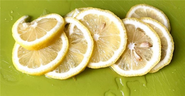 一杯蜂蜜柠檬茶的正确做法,蜂蜜柠檬茶怎么做好喝