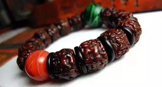 玛瑙手串十大灵性手串排名,木质手串排名黑檀手串