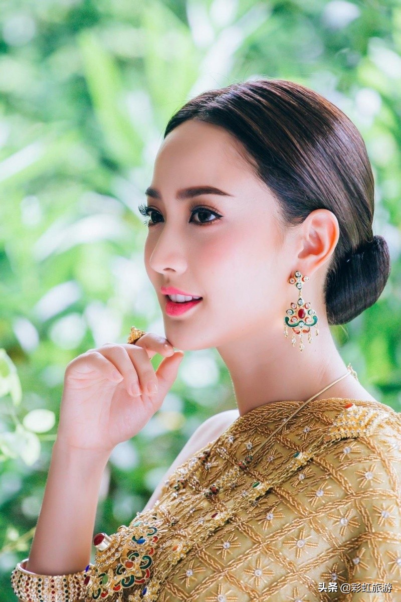 泰国的民族服装是怎么样的,泰国传统服装泰服