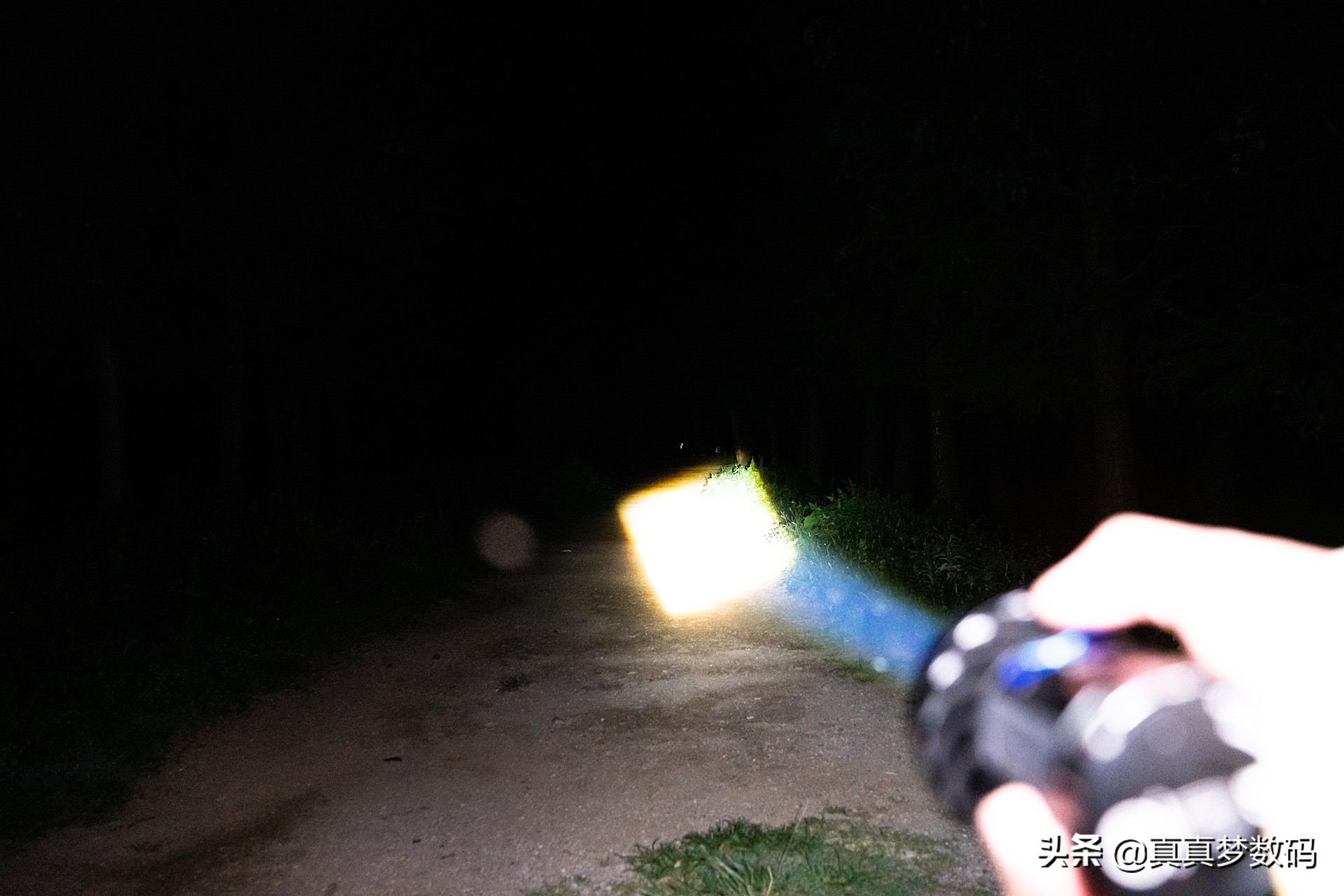 强光手电筒应该如何选择,强光手电筒怎样选