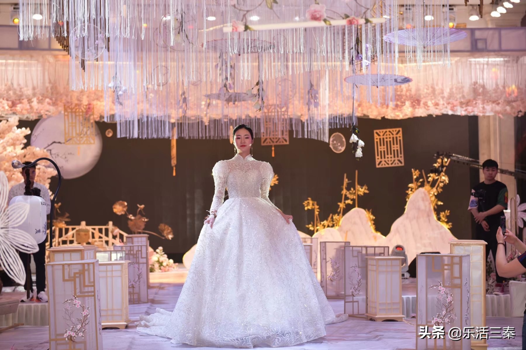 “春华”婚礼秀在罗曼宴会中心浪漫演绎