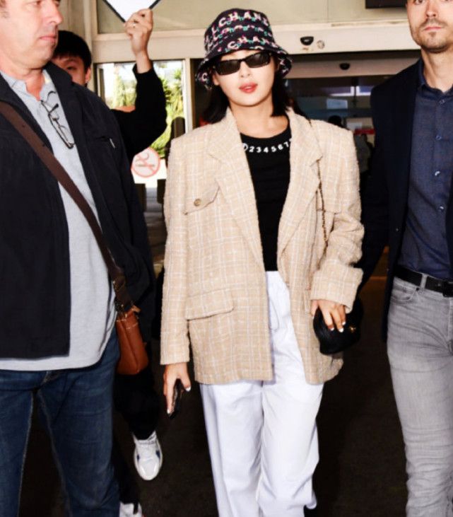 辛芷蕾穿的袜子,辛芷蕾红袜子