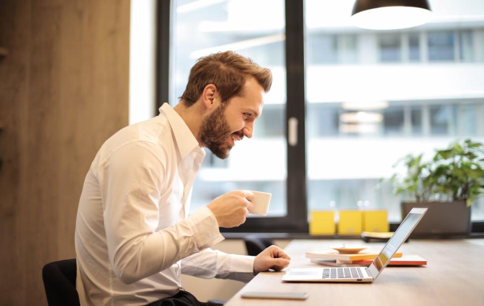 经常腰酸背痛有什么动作可以缓解,腰酸背痛怎么办五个妙招来缓解