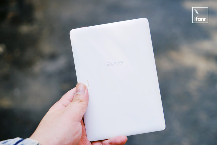 体验彩色阅读器,电子书阅读器黑白和彩色哪个好