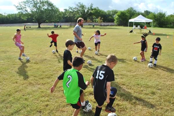 教授葛惟昆,葛惟昆教授演讲足球
